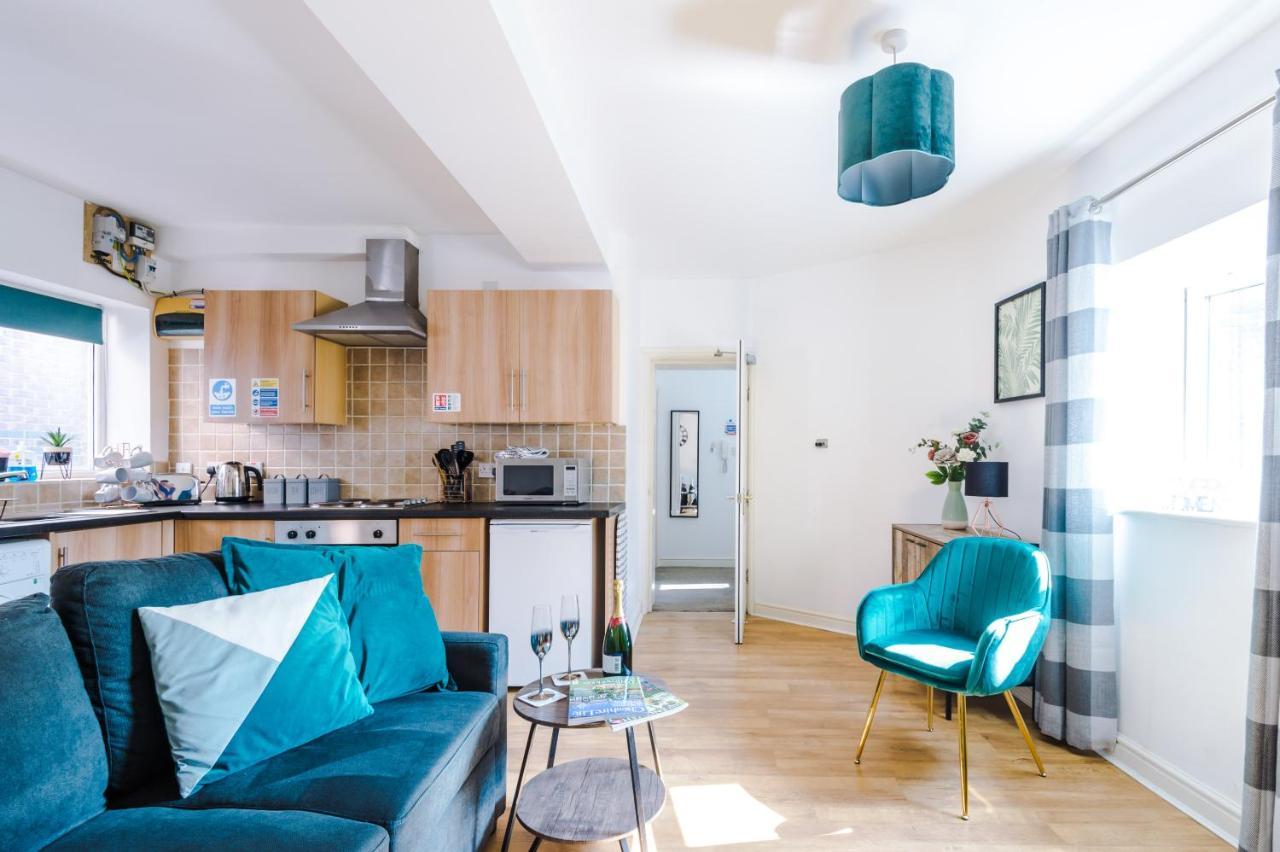 Stylish Chester City Centre Apartment By 53 Degrees Property, Ideal For Couples & Business Professionals - Sleeps 4 ภายนอก รูปภาพ